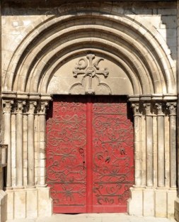 La porte romane de la collégiale SAint-Martin de Chablis